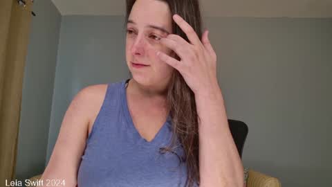 Snapshot of leiaswift chatting on 12/30/24, 03:46 Leia Swift online show from 12/30/24, 03:46