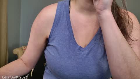 Snapshot of leiaswift chatting on 01/02/25, 12:57 Leia Swift online show from 01/02/25, 12:57