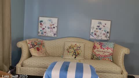 Snapshot of leiaswift chatting on 01/03/25, 04:16 Leia Swift online show from 01/03/25, 04:16