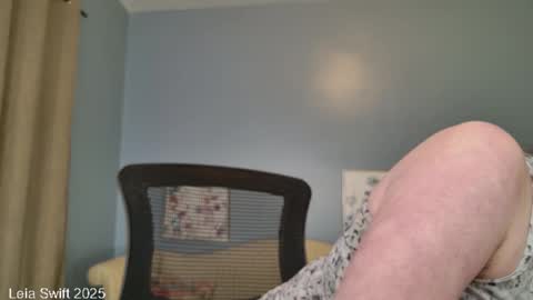 Snapshot of leiaswift chatting on 02/15/25, 12:22 Leia Swift online show from 02/15/25, 12:22