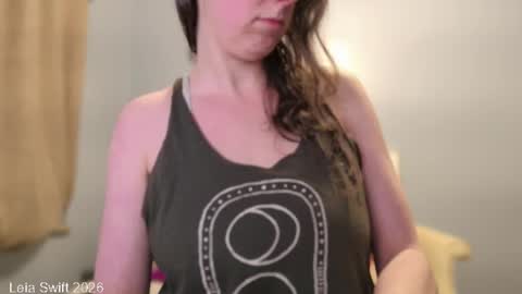 Snapshot of leiaswift chatting on 02/22/26, 01:18 Leia Swift online show from 02/22/26, 01:18