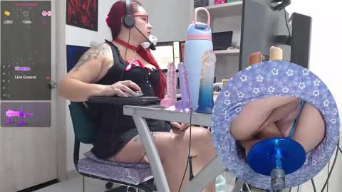 Snapshot of leidycrstnch21 chatting on 01/15/26, 02:21 LeidyDi223 online show from 01/15/26, 02:21
