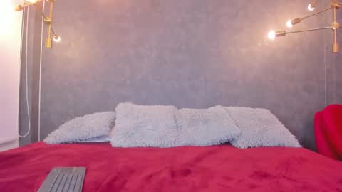 LEIGH ANGELS online show from 11/22/25, 10:31