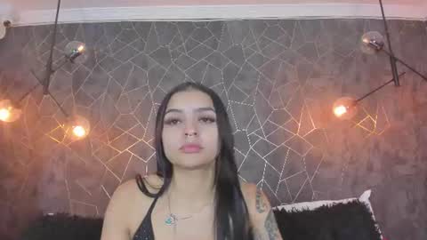 Snapshot of leigh_angels chatting on 06/25/26, 10:03 LEIGH ANGELS online show from 06/25/26, 10:03