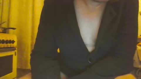 Snapshot of leila472952 chatting on 12/23/24, 09:29 Sergey online show from 12/23/24, 09:29