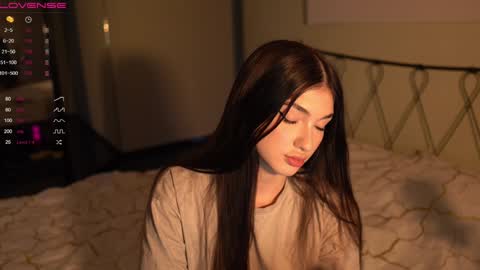 Snapshot of leila_4ever chatting on 12/16/24, 11:33 Leila online show from 12/16/24, 11:33