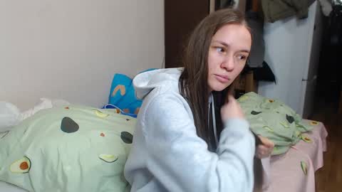 leila_bambi_ online show from 01/15/25, 08:05