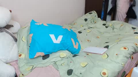 leila_bambi_ online show from 01/21/25, 07:17