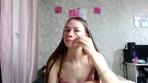 leila_bambi_ online show from 10/22/25, 01:11