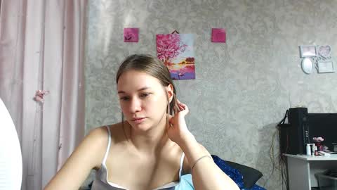 leila_bambi_ online show from 11/03/25, 07:20