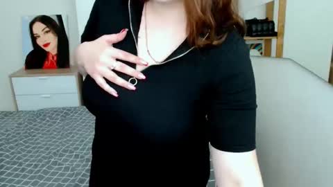 Leila online show from 03/12/25, 06:11