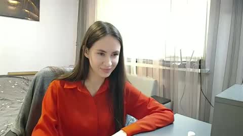 Leila online show from 10/08/25, 10:57