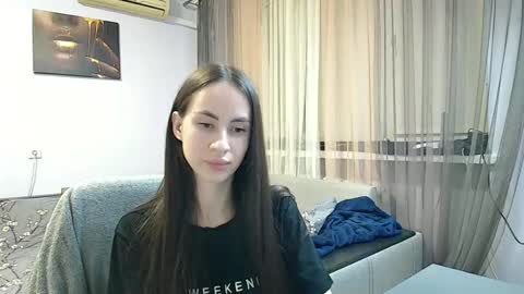 Leila online show from 10/12/25, 04:39