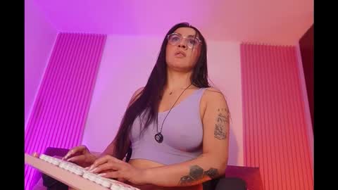 Leila online show from 02/10/26, 11:14