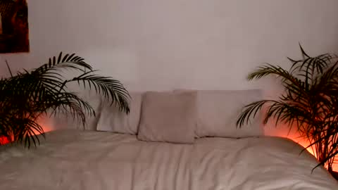 Snapshot of leilaalunaa chatting on 07/16/26, 01:11 LEILA LUNA online show from 07/16/26, 01:11