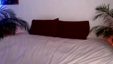 Snapshot of leilaalunaa chatting on 08/04/26, 10:56 LEILA LUNA online show from 08/04/26, 10:56