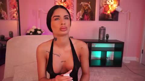 Snapshot of leilakali chatting on 06/26/26, 09:35 Leila online show from 06/26/26, 09:35