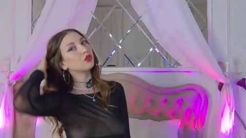 Leila online show from 10/03/25, 04:09