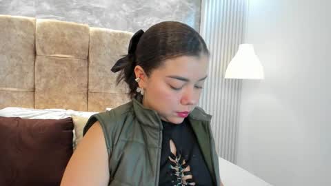 leilapons online show from 10/25/25, 06:57