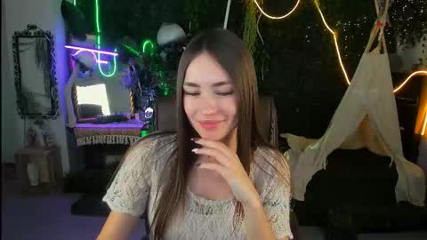 Leila Rai online show from 11/10/25, 01:43