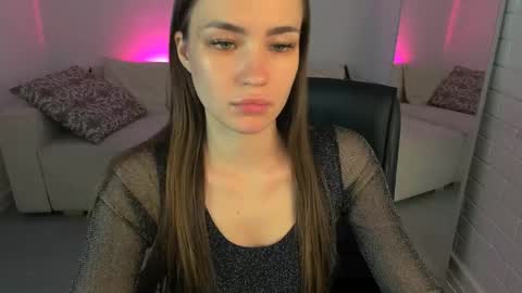 Leila Rai online show from 05/11/26, 03:07