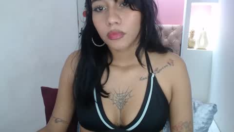 Snapshot of leilasweetxx chatting on 12/23/24, 08:55 Mar online show from 12/23/24, 08:55
