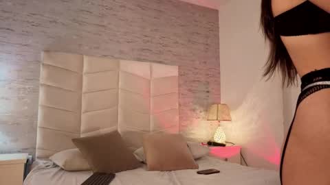 Leizathompson online show from 02/25/26, 05:11