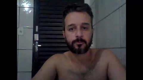 Snapshot of lelefiel chatting on 12/23/24, 07:52 Pequeno Urso online show from 12/23/24, 07:52