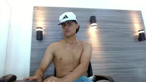lelehott01 online show from 07/12/26, 10:17