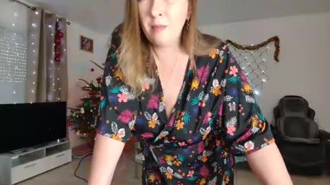 YOUR ELENA online show from 12/17/24, 11:06