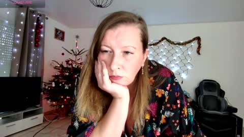 YOUR ELENA online show from 12/19/24, 11:29