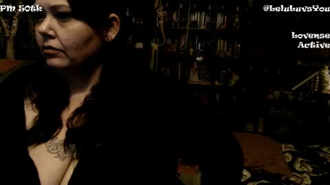 Snapshot of leluluvsyou chatting on 01/05/25, 11:48 Lelu Fallas online show from 01/05/25, 11:48