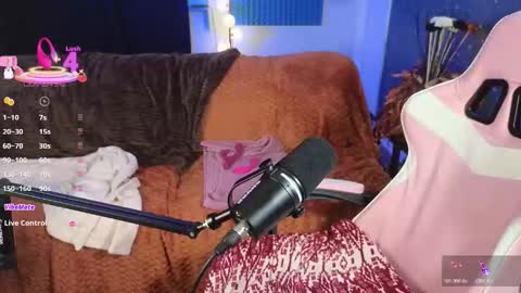 Snapshot of lemonadetarts chatting on 11/25/25, 07:47 Junie 3 online show from 11/25/25, 07:47