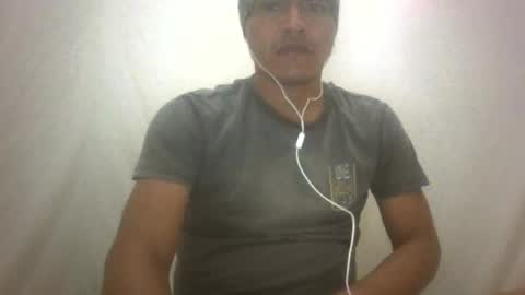 Snapshot of len0n_ chatting on 09/17/25, 01:51 Lenon online show from 09/17/25, 01:51