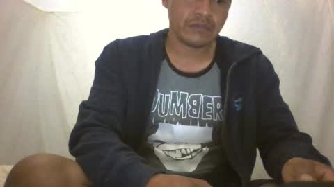 Snapshot of len0n_ chatting on 09/21/25, 04:47 Lenon online show from 09/21/25, 04:47