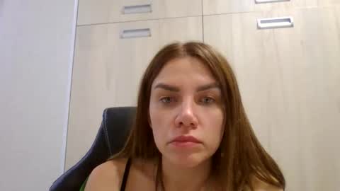 lena6122000 online show from 09/18/25, 11:18