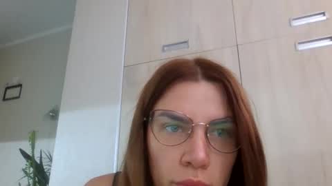 lena6122000 online show from 10/01/25, 10:54