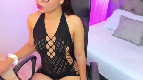 Snapshot of lena_clark chatting on 09/23/25, 12:08 L E N A online show from 09/23/25, 12:08