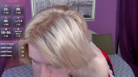 Snapshot of lena_paulles chatting on 12/14/24, 10:45 Lena online show from 12/14/24, 10:45