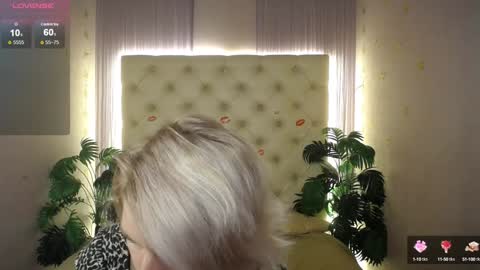 Snapshot of lena_paulles chatting on 01/06/25, 07:09 Lena online show from 01/06/25, 07:09