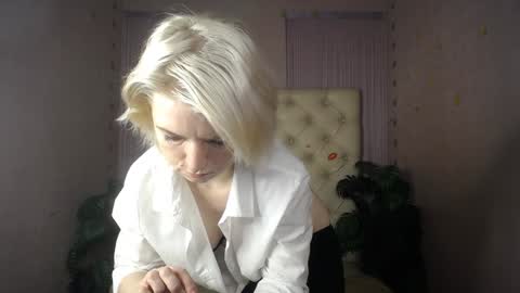 Snapshot of lena_paulles chatting on 02/08/25, 04:03 Lena online show from 02/08/25, 04:03