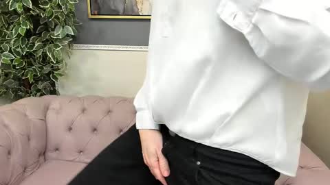 Snapshot of lena_paulles chatting on 02/09/25, 07:05 Lena online show from 02/09/25, 07:05