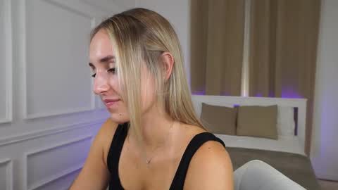 Lena online show from 10/14/25, 01:45