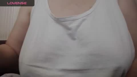 Snapshot of lenagolden chatting on 01/09/25, 05:33 lenagolden online show from 01/09/25, 05:33