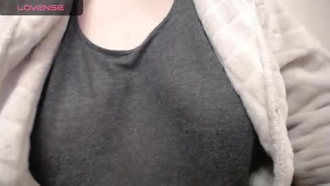 Snapshot of lenagolden chatting on 02/12/25, 01:09 lenagolden online show from 02/12/25, 01:09