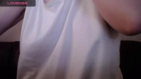 Snapshot of lenagolden chatting on 10/17/25, 09:56 lenagolden online show from 10/17/25, 09:56