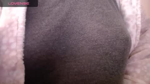 lenagolden online show from 11/22/25, 12:04