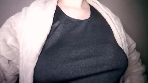 Snapshot of lenagolden chatting on 02/23/26, 03:42 lenagolden online show from 02/23/26, 03:42