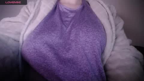 Snapshot of lenagolden chatting on 02/26/26, 05:50 lenagolden online show from 02/26/26, 05:50