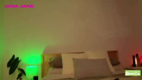 Snapshot of lenajane_xx chatting on 12/25/24, 01:53 lenajane_xx online show from 12/25/24, 01:53